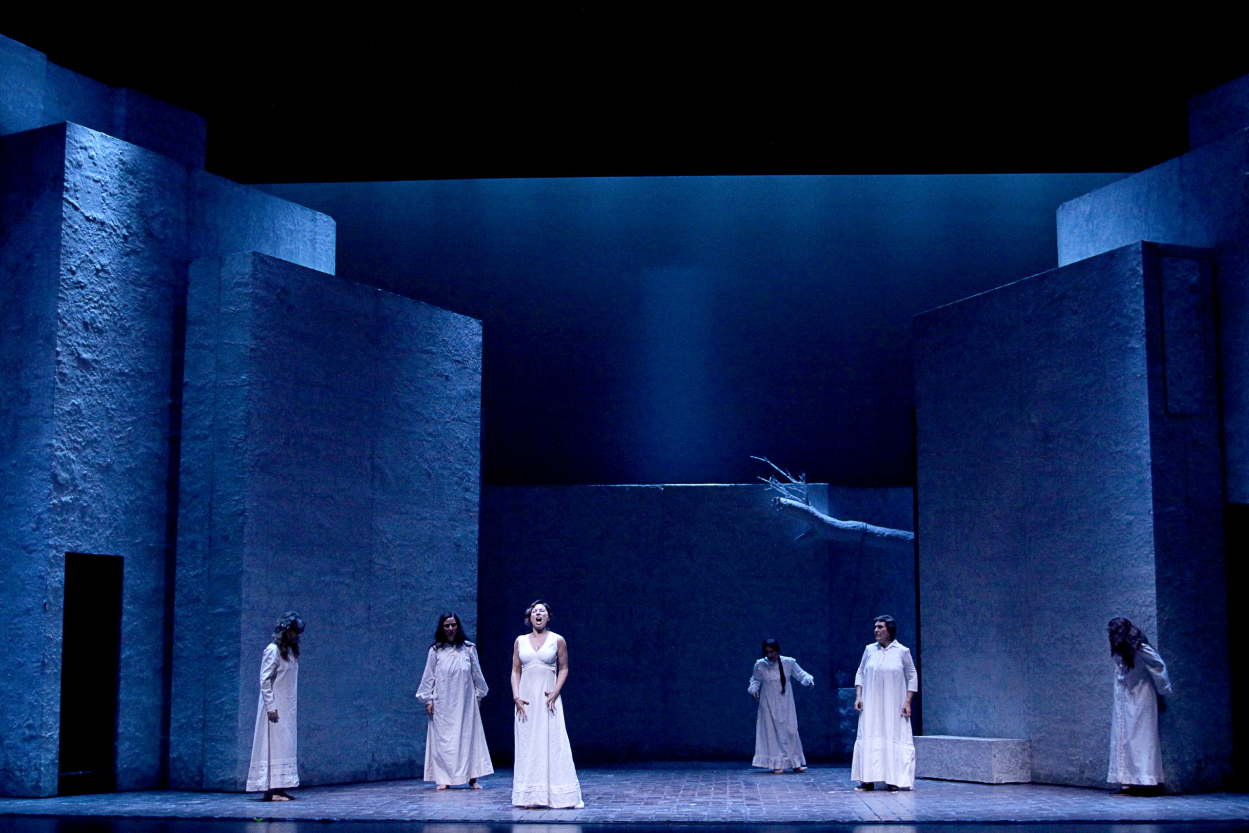 La-casa-de-Bernarda-Alba-23-Santander09-scaled